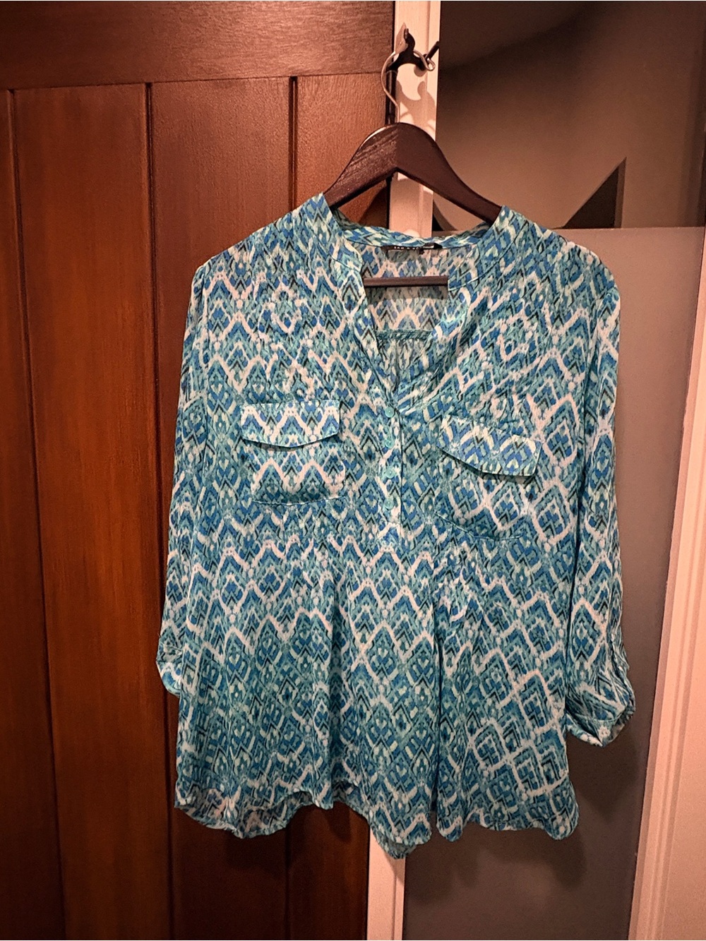 Zac & Rachel Blouse Aqua Blue Ikat Diamond Print Roll Tab Sleeve XL